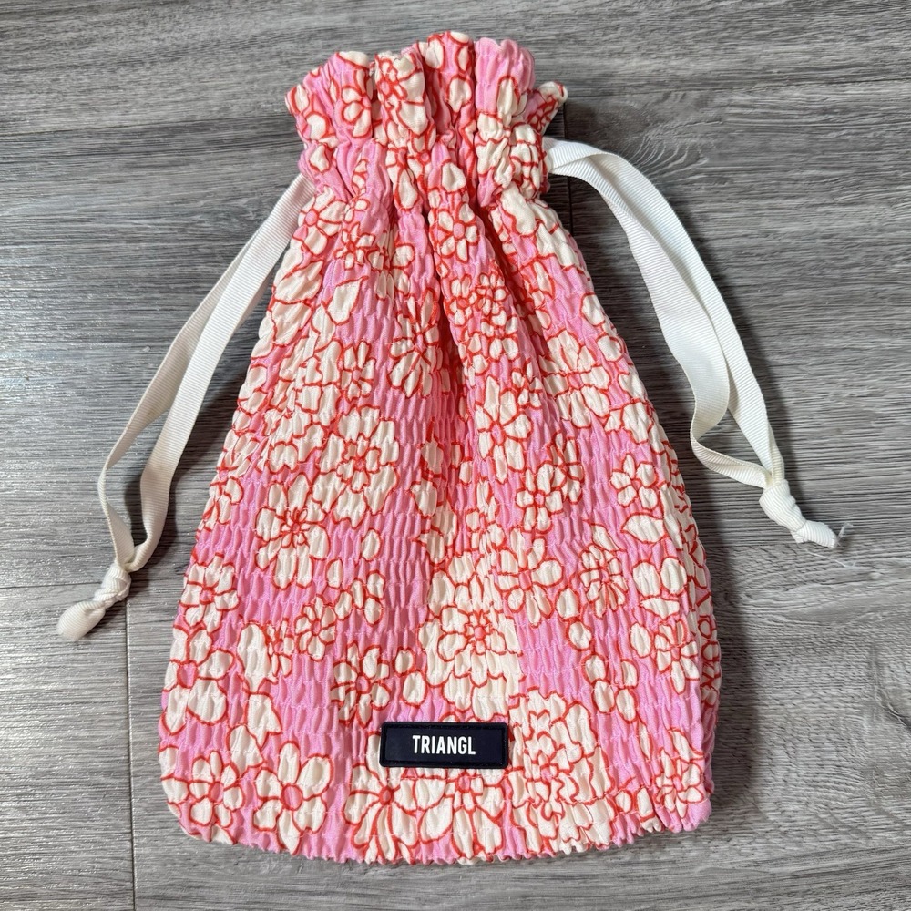 Triangl, Swimwear Floral Travel Bag Swim Pouch Packable Crinkle Pink Cream NEW